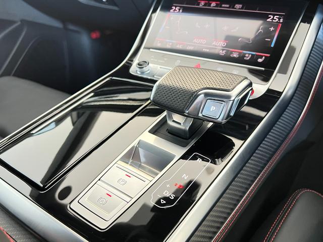 ＲＳ Ｑ８ ベースグレード　ＲＳスポーツエキゾースト　パノラマサンルーフ　エクステンディッドフルレザーパッケージ　コンフォートパッケージ　アコースティックガラス　ブラックスタイリングパッケージ　プライバシーガラス　認定中古車（38枚目）