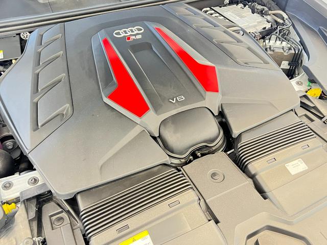 ＲＳ Ｑ８ ベースグレード　ＲＳスポーツエキゾースト　パノラマサンルーフ　エクステンディッドフルレザーパッケージ　コンフォートパッケージ　アコースティックガラス　ブラックスタイリングパッケージ　プライバシーガラス　認定中古車（39枚目）