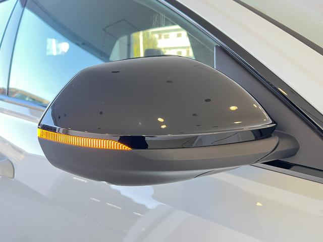 ＲＳ Ｑ８ ベースグレード　ＲＳスポーツエキゾースト　パノラマサンルーフ　エクステンディッドフルレザーパッケージ　コンフォートパッケージ　アコースティックガラス　ブラックスタイリングパッケージ　プライバシーガラス　認定中古車（41枚目）