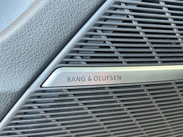 ＲＳ Ｑ８ ベースグレード　ＲＳスポーツエキゾースト　パノラマサンルーフ　エクステンディッドフルレザーパッケージ　コンフォートパッケージ　アコースティックガラス　ブラックスタイリングパッケージ　プライバシーガラス　認定中古車（48枚目）