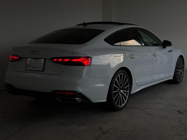 Ａ５スポーツバック ３５ＴＤＩ　Ｓライン　エクステリアミラーハウジング　グロスブラックサラウンドビューカメラ／パークアシストパノラマサンルーフブラックグロススタイリングパッケージ　認定中古車（14枚目）