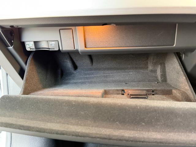 Ａ５スポーツバック ３５ＴＤＩ　Ｓライン　エクステリアミラーハウジング　グロスブラックサラウンドビューカメラ／パークアシストパノラマサンルーフブラックグロススタイリングパッケージ　認定中古車（22枚目）