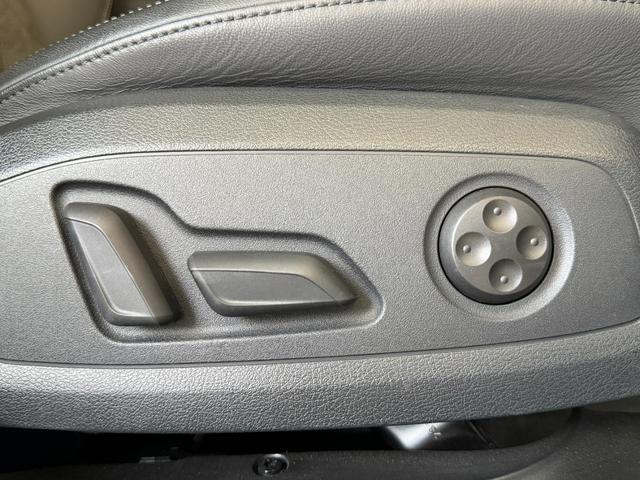 Ａ５スポーツバック ３５ＴＤＩ　Ｓライン　エクステリアミラーハウジング　グロスブラックサラウンドビューカメラ／パークアシストパノラマサンルーフブラックグロススタイリングパッケージ　認定中古車（26枚目）