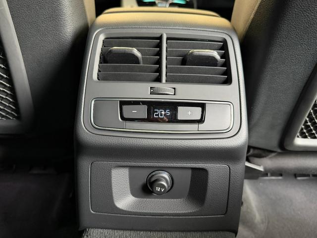 Ａ５スポーツバック ３５ＴＤＩ　Ｓライン　エクステリアミラーハウジング　グロスブラックサラウンドビューカメラ／パークアシストパノラマサンルーフブラックグロススタイリングパッケージ　認定中古車（57枚目）