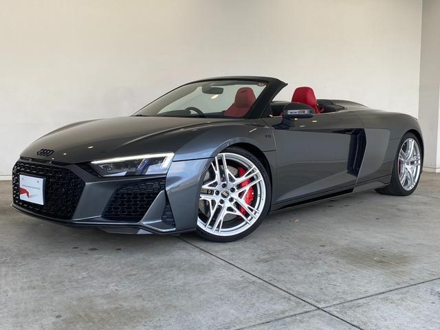 Ｒ８スパイダー Ｖ１０パフォーマンス５．２ＦＳＩクワトロＳトロニック　Ｂ＆Ｏ　サイドブレードマットチタニウムルック　セラミックブレーキ／グロスレッドブレーキキャリパー　ファインナッパレザー（スポーツシート）　ブラックＡｕｄｉｒｉｎｇｓ　Ｄステアリング　認定中古車（10枚目）