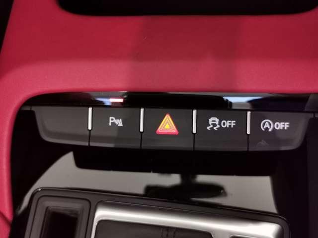 Ｒ８スパイダー Ｖ１０パフォーマンス５．２ＦＳＩクワトロＳトロニック　Ｂ＆Ｏ　サイドブレードマットチタニウムルック　セラミックブレーキ／グロスレッドブレーキキャリパー　ファインナッパレザー（スポーツシート）　ブラックＡｕｄｉｒｉｎｇｓ　Ｄステアリング　認定中古車（56枚目）