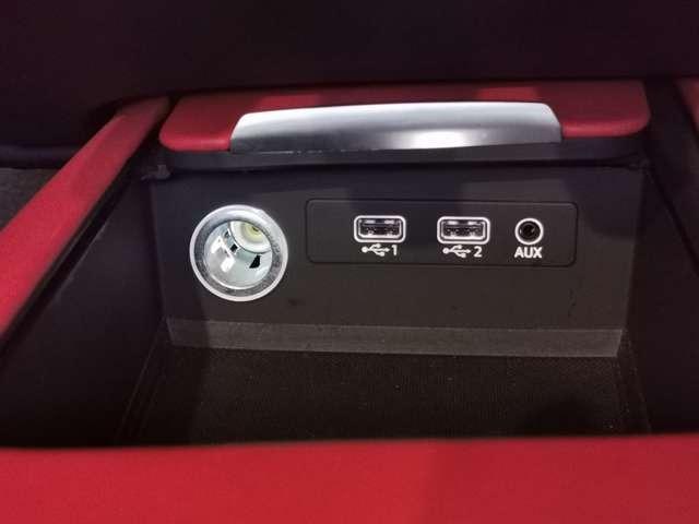 Ｒ８スパイダー Ｖ１０パフォーマンス５．２ＦＳＩクワトロＳトロニック　Ｂ＆Ｏ　サイドブレードマットチタニウムルック　セラミックブレーキ／グロスレッドブレーキキャリパー　ファインナッパレザー（スポーツシート）　ブラックＡｕｄｉｒｉｎｇｓ　Ｄステアリング　認定中古車（61枚目）