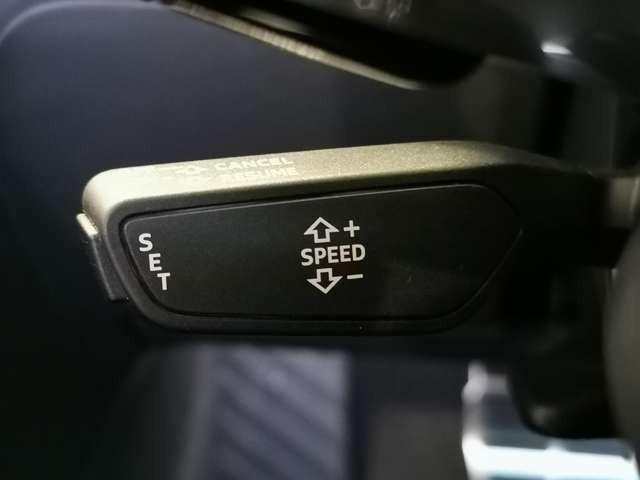 Ｒ８スパイダー Ｖ１０パフォーマンス５．２ＦＳＩクワトロＳトロニック　Ｂ＆Ｏ　サイドブレードマットチタニウムルック　セラミックブレーキ／グロスレッドブレーキキャリパー　ファインナッパレザー（スポーツシート）　ブラックＡｕｄｉｒｉｎｇｓ　Ｄステアリング　認定中古車（62枚目）