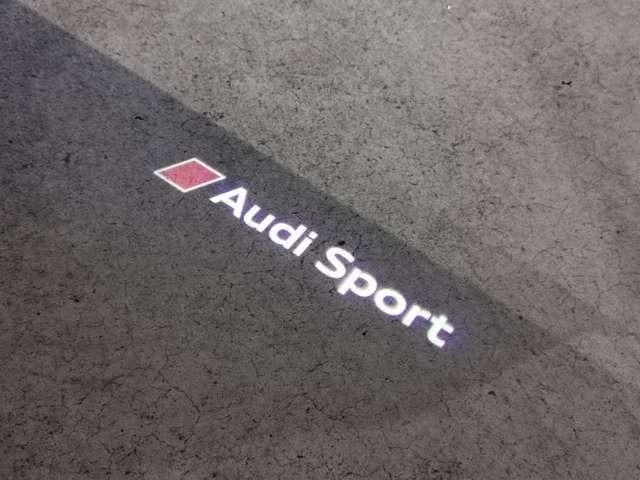 Ｒ８スパイダー Ｖ１０パフォーマンス５．２ＦＳＩクワトロＳトロニック　Ｂ＆Ｏ　サイドブレードマットチタニウムルック　セラミックブレーキ／グロスレッドブレーキキャリパー　ファインナッパレザー（スポーツシート）　ブラックＡｕｄｉｒｉｎｇｓ　Ｄステアリング　認定中古車（68枚目）