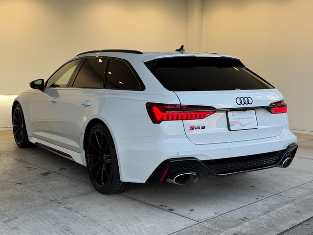 ＲＳ６アバント ベースグレード　ＲＳアダプティブエアサスペンション　ＢＡＮＧ＆ＯＬＵＦＳＥＮ　バルコナレザー　シートベンチレーション　マットアルミニウムスタイリング　デコラティブパネルカーボンツイル　プライバシーガラス　認定中古車（11枚目）