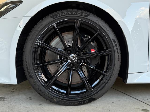 ＲＳ６アバント ベースグレード　ＲＳアダプティブエアサスペンション　ＢＡＮＧ＆ＯＬＵＦＳＥＮ　バルコナレザー　シートベンチレーション　マットアルミニウムスタイリング　デコラティブパネルカーボンツイル　プライバシーガラス　認定中古車（17枚目）