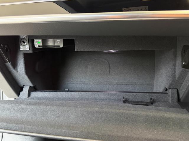 ＲＳ６アバント ベースグレード　ＲＳアダプティブエアサスペンション　ＢＡＮＧ＆ＯＬＵＦＳＥＮ　バルコナレザー　シートベンチレーション　マットアルミニウムスタイリング　デコラティブパネルカーボンツイル　プライバシーガラス　認定中古車（24枚目）