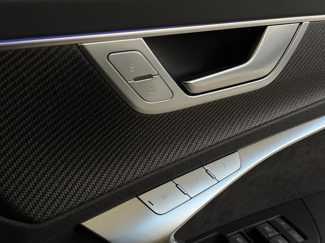 ＲＳ６アバント ベースグレード　ＲＳアダプティブエアサスペンション　ＢＡＮＧ＆ＯＬＵＦＳＥＮ　バルコナレザー　シートベンチレーション　マットアルミニウムスタイリング　デコラティブパネルカーボンツイル　プライバシーガラス　認定中古車（32枚目）