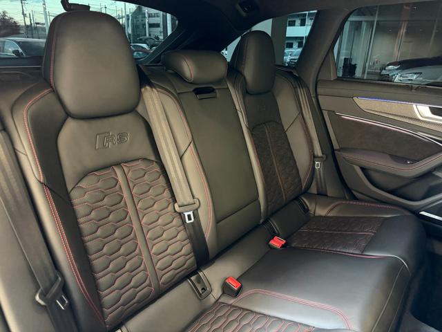 ＲＳ６アバント ベースグレード　ＲＳアダプティブエアサスペンション　ＢＡＮＧ＆ＯＬＵＦＳＥＮ　バルコナレザー　シートベンチレーション　マットアルミニウムスタイリング　デコラティブパネルカーボンツイル　プライバシーガラス　認定中古車（60枚目）