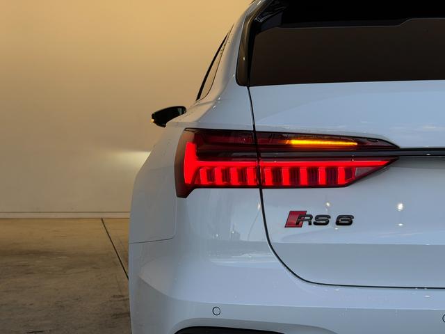 ＲＳ６アバント ベースグレード　ＲＳアダプティブエアサスペンション　ＢＡＮＧ＆ＯＬＵＦＳＥＮ　バルコナレザー　シートベンチレーション　マットアルミニウムスタイリング　デコラティブパネルカーボンツイル　プライバシーガラス　認定中古車（75枚目）
