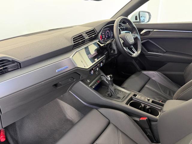 Ｑ３スポーツバック ３５ＴＤＩクワトロ　Ｓライン　アシスタンスパッケージ　プラスパッケージ　ベーシックパッケージ　ＴＶチューナー　スマートフォンインターフェース　ワイヤレスチャージング　認定中古車（21枚目）