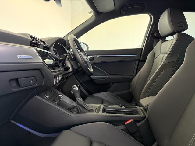 Ｑ３スポーツバック ３５ＴＤＩクワトロ　Ｓライン　アシスタンスパッケージ　プラスパッケージ　ベーシックパッケージ　ＴＶチューナー　スマートフォンインターフェース　ワイヤレスチャージング　認定中古車（22枚目）