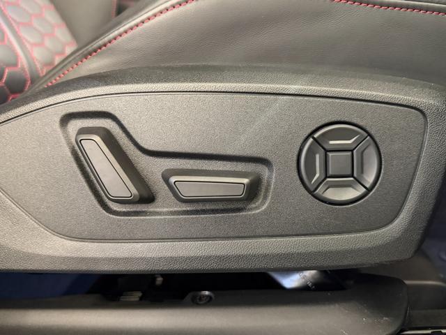 ＲＳ Ｑ３ ベースグレード　１オーナ－　Ｂａｎｇ　＆　Ｏｌｕｆｓｅｎ　　ＲＳスポーツエキゾーストシステム　ＲＳ　ダンピングコントロールサスペンション　ＲＳデザインパッケージ　カーボンエンジンカバー　ファインナッパレザー（23枚目）