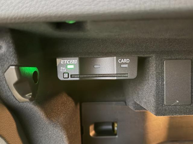 ＲＳ Ｑ３ ベースグレード　１オーナ－　Ｂａｎｇ　＆　Ｏｌｕｆｓｅｎ　　ＲＳスポーツエキゾーストシステム　ＲＳ　ダンピングコントロールサスペンション　ＲＳデザインパッケージ　カーボンエンジンカバー　ファインナッパレザー（24枚目）