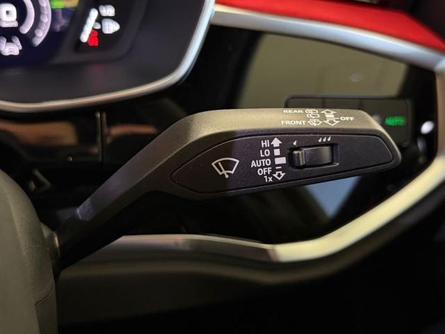 ＲＳ Ｑ３ ベースグレード　１オーナ－　Ｂａｎｇ　＆　Ｏｌｕｆｓｅｎ　　ＲＳスポーツエキゾーストシステム　ＲＳ　ダンピングコントロールサスペンション　ＲＳデザインパッケージ　カーボンエンジンカバー　ファインナッパレザー（51枚目）