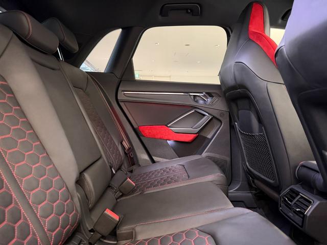 ＲＳ Ｑ３ ベースグレード　１オーナ－　Ｂａｎｇ　＆　Ｏｌｕｆｓｅｎ　　ＲＳスポーツエキゾーストシステム　ＲＳ　ダンピングコントロールサスペンション　ＲＳデザインパッケージ　カーボンエンジンカバー　ファインナッパレザー（54枚目）