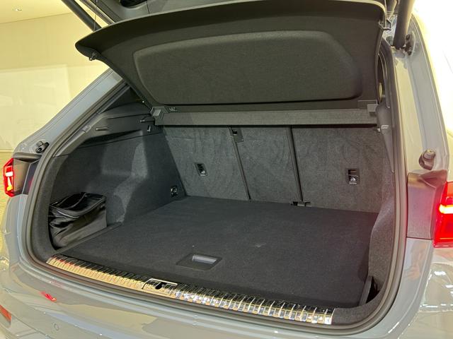 ＲＳ Ｑ３ ベースグレード　１オーナ－　Ｂａｎｇ　＆　Ｏｌｕｆｓｅｎ　　ＲＳスポーツエキゾーストシステム　ＲＳ　ダンピングコントロールサスペンション　ＲＳデザインパッケージ　カーボンエンジンカバー　ファインナッパレザー（57枚目）