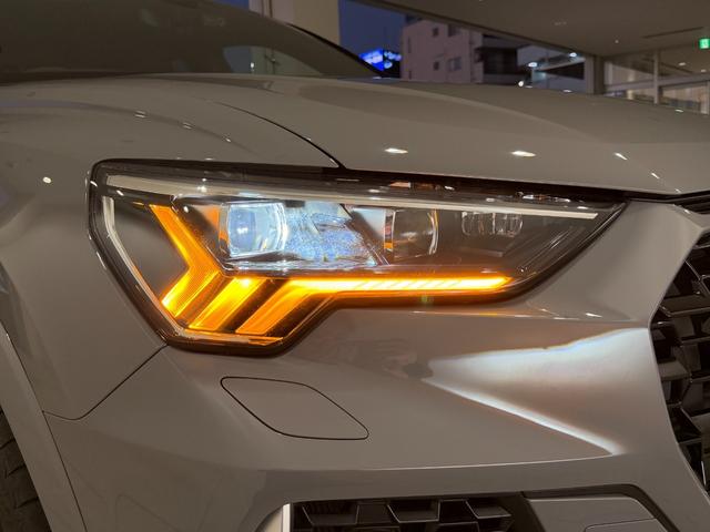 ＲＳ Ｑ３ ベースグレード　１オーナ－　Ｂａｎｇ　＆　Ｏｌｕｆｓｅｎ　　ＲＳスポーツエキゾーストシステム　ＲＳ　ダンピングコントロールサスペンション　ＲＳデザインパッケージ　カーボンエンジンカバー　ファインナッパレザー（61枚目）