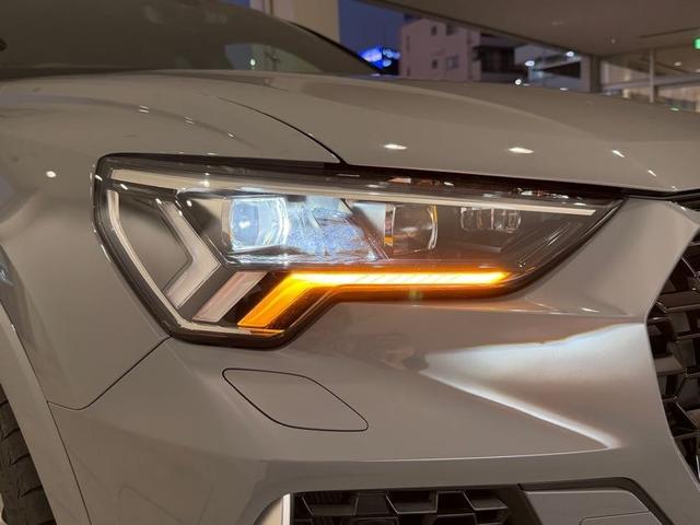 ＲＳ Ｑ３ ベースグレード　１オーナ－　Ｂａｎｇ　＆　Ｏｌｕｆｓｅｎ　　ＲＳスポーツエキゾーストシステム　ＲＳ　ダンピングコントロールサスペンション　ＲＳデザインパッケージ　カーボンエンジンカバー　ファインナッパレザー（62枚目）