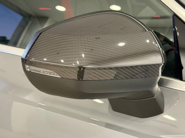 ＲＳ Ｑ３ ベースグレード　１オーナ－　Ｂａｎｇ　＆　Ｏｌｕｆｓｅｎ　　ＲＳスポーツエキゾーストシステム　ＲＳ　ダンピングコントロールサスペンション　ＲＳデザインパッケージ　カーボンエンジンカバー　ファインナッパレザー（63枚目）