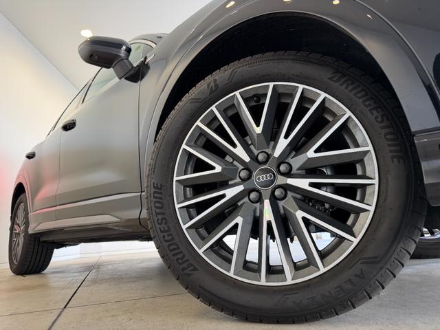 Ｑ３ ３５ＴＦＳＩ　Ｓライン　デモアップ　コンビニエンス＆アシスタントパッケージ　ＴＶチューナー　プラスパッケージ　スマフォインターフェース　ワイヤレスチャージャー　　認定中古車（14枚目）