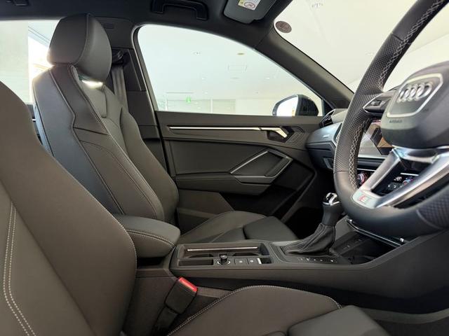 Ｑ３ ３５ＴＦＳＩ　Ｓライン　デモアップ　コンビニエンス＆アシスタントパッケージ　ＴＶチューナー　プラスパッケージ　スマフォインターフェース　ワイヤレスチャージャー　　認定中古車（25枚目）