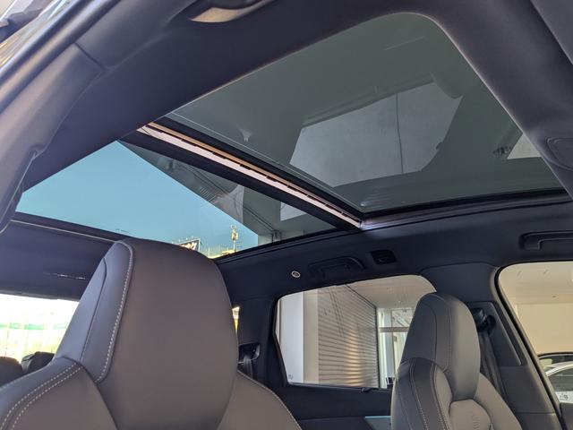 Ｑ７ ５０ＴＤＩクワトロ　Ｓライン　デモアップ　レザーパッケージ　パノラマサンルーフ　オールホイールステアリング　ブラックスタイリングパッケージ　レーザーライト　ブラックスタイリングパッケージ　認定中古車（4枚目）