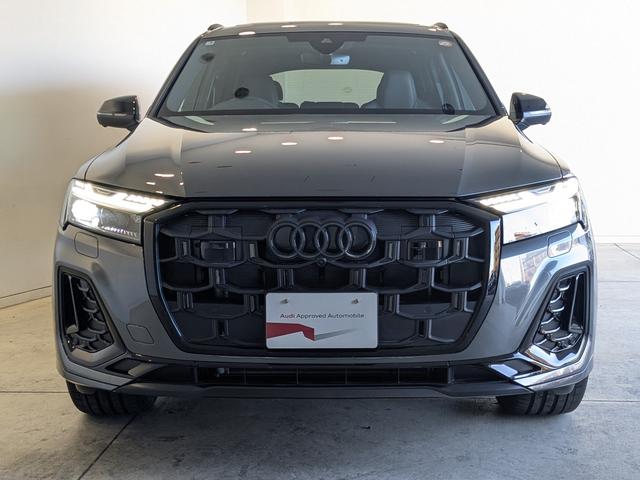 Ｑ７ ５０ＴＤＩクワトロ　Ｓライン　デモアップ　レザーパッケージ　パノラマサンルーフ　オールホイールステアリング　ブラックスタイリングパッケージ　レーザーライト　ブラックスタイリングパッケージ　認定中古車（5枚目）