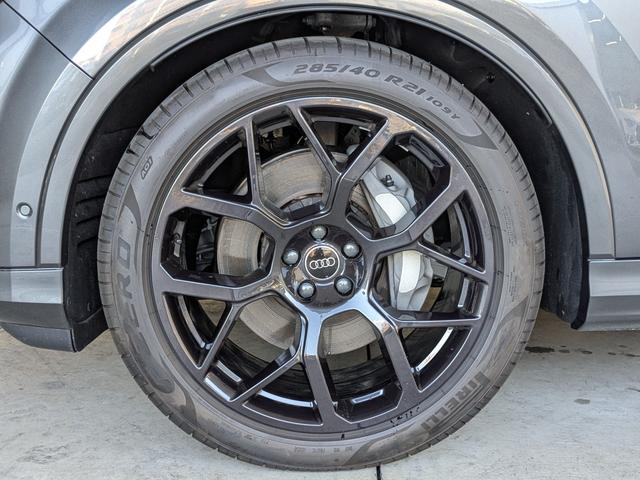 Ｑ７ ５０ＴＤＩクワトロ　Ｓライン　デモアップ　レザーパッケージ　パノラマサンルーフ　オールホイールステアリング　ブラックスタイリングパッケージ　レーザーライト　ブラックスタイリングパッケージ　認定中古車（12枚目）