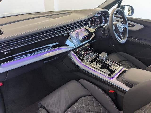 Ｑ７ ５０ＴＤＩクワトロ　Ｓライン　デモアップ　レザーパッケージ　パノラマサンルーフ　オールホイールステアリング　ブラックスタイリングパッケージ　レーザーライト　ブラックスタイリングパッケージ　認定中古車（15枚目）