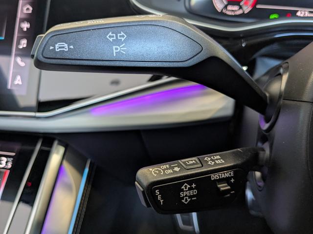 Ｑ７ ５０ＴＤＩクワトロ　Ｓライン　デモアップ　レザーパッケージ　パノラマサンルーフ　オールホイールステアリング　ブラックスタイリングパッケージ　レーザーライト　ブラックスタイリングパッケージ　認定中古車（40枚目）