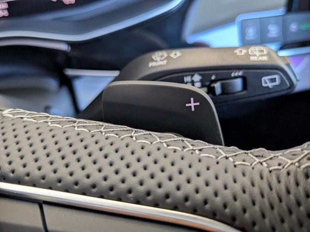 Ｑ７ ５０ＴＤＩクワトロ　Ｓライン　デモアップ　レザーパッケージ　パノラマサンルーフ　オールホイールステアリング　ブラックスタイリングパッケージ　レーザーライト　ブラックスタイリングパッケージ　認定中古車（41枚目）