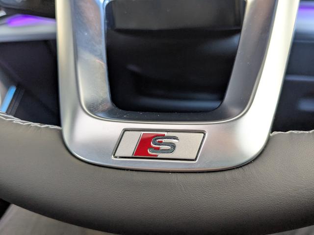 Ｑ７ ５０ＴＤＩクワトロ　Ｓライン　デモアップ　レザーパッケージ　パノラマサンルーフ　オールホイールステアリング　ブラックスタイリングパッケージ　レーザーライト　ブラックスタイリングパッケージ　認定中古車（42枚目）