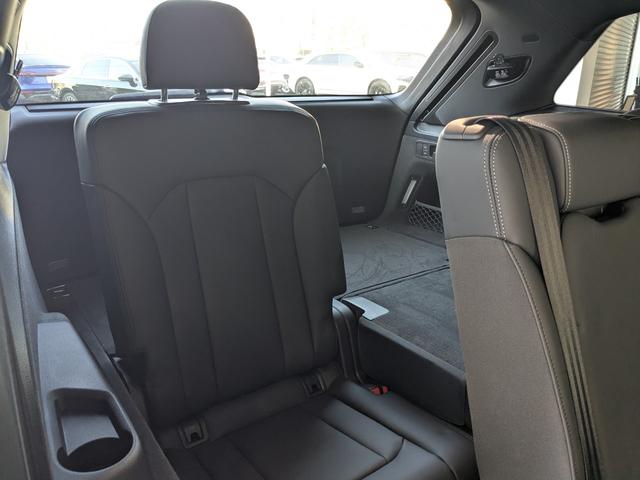 Ｑ７ ５０ＴＤＩクワトロ　Ｓライン　デモアップ　レザーパッケージ　パノラマサンルーフ　オールホイールステアリング　ブラックスタイリングパッケージ　レーザーライト　ブラックスタイリングパッケージ　認定中古車（50枚目）
