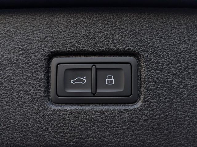 Ｑ７ ５０ＴＤＩクワトロ　Ｓライン　デモアップ　レザーパッケージ　パノラマサンルーフ　オールホイールステアリング　ブラックスタイリングパッケージ　レーザーライト　ブラックスタイリングパッケージ　認定中古車（53枚目）