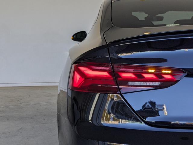 �e�����@�m�������O���[�v���ւ�[���̃��C���i�b�v�ƌo���I���Ȃ��̑f�G�ȃJ�[���C�t��S�͂Ńo�b�N�A�b�v�������܂��B���C�y�ɂȂ�ł������k���������I