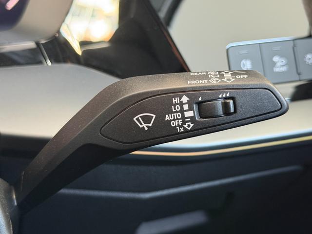 ＲＳ３スポーツバック ベースグレード　レザーシート　ＲＳダンピングコントロールサスペンション　ＲＳスポーツエギゾースト　ＲＳデザインパッケージレッド　ＳＯＮＯＳ３Ｄサウンドシステム　プライバシーガラス　カラードキャリパーレッド　認定中古車（52枚目）