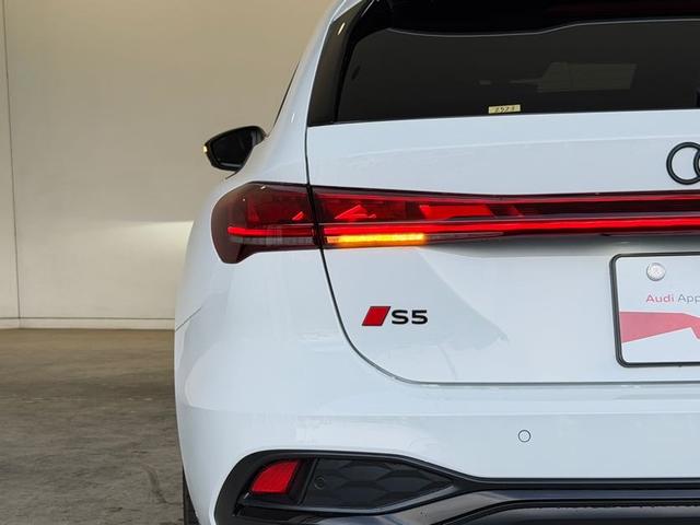 Ｓ５アバント ベースグレード　ワンオーナー　ラグジュアリーパッケージ　Ｓ　ブラックスタイリングパッケージ　ライティング　パッケージ　ブレーキキャリパー　レッド　ファインナッパレザー　ＭＭＩ　ｅｘｐｅｒｉｅｎｃｅ　ｐｒｏ　認定中古車（68枚目）