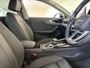 弊社は正規ディーラー店の中でもAudi Sport店でございますのでR8のご案内が可能です。Sモデル、RSモデルも豊富にございますのでお気軽にお問合せくださいませ。