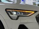認定中古車保証が1年付いております。延長も可能です。詳しくは弊社Audiアプルーブド練馬店へお問合せ下さい。