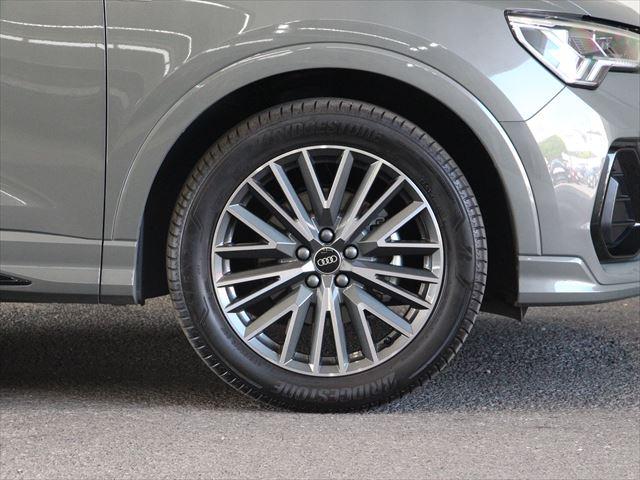 Q3 35TFSI Sライン メモリーナビ ETC 衝突被害軽減ブレーキ アダプティブクルーズコントロール レーンキープアシスト 障害物センサー バックカメラ ヒルディセントコントロール 本革シート 電動シート LEDヘッドライト(9枚目)