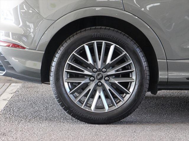 Q3 35TFSI Sライン メモリーナビ ETC 衝突被害軽減ブレーキ アダプティブクルーズコントロール レーンキープアシスト 障害物センサー バックカメラ ヒルディセントコントロール 本革シート 電動シート LEDヘッドライト(10枚目)