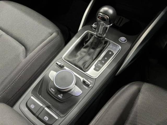 Q2 35TDIスポーツ メモリーナビ ETC ドライブレコーダー 衝突被害軽減ブレーキ アダプティブクルーズコントロール レーンキープアシスト 障害物センサー バックカメラ シートヒーター LEDヘッドライト アルミホイール(11枚目)