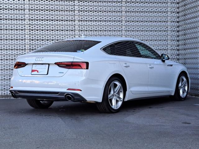 Ａ５スポーツバック ４５ＴＦＳＩクワトロ　スポーツ　４ＷＤ　アシスタンスパッケージ／マルチカラーアンビエントライティング／マトリクスＬＥＤヘッドライト　メモリーナビ　フルセグ　ミュージックプレイヤー接続可　ＥＴＣ　スマートキー　電動シート　フルエアロ（7枚目）