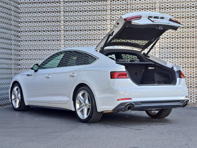 Ａ５スポーツバック ４５ＴＦＳＩクワトロ　スポーツ　４ＷＤ　アシスタンスパッケージ／マルチカラーアンビエントライティング／マトリクスＬＥＤヘッドライト　メモリーナビ　フルセグ　ミュージックプレイヤー接続可　ＥＴＣ　スマートキー　電動シート　フルエアロ（9枚目）